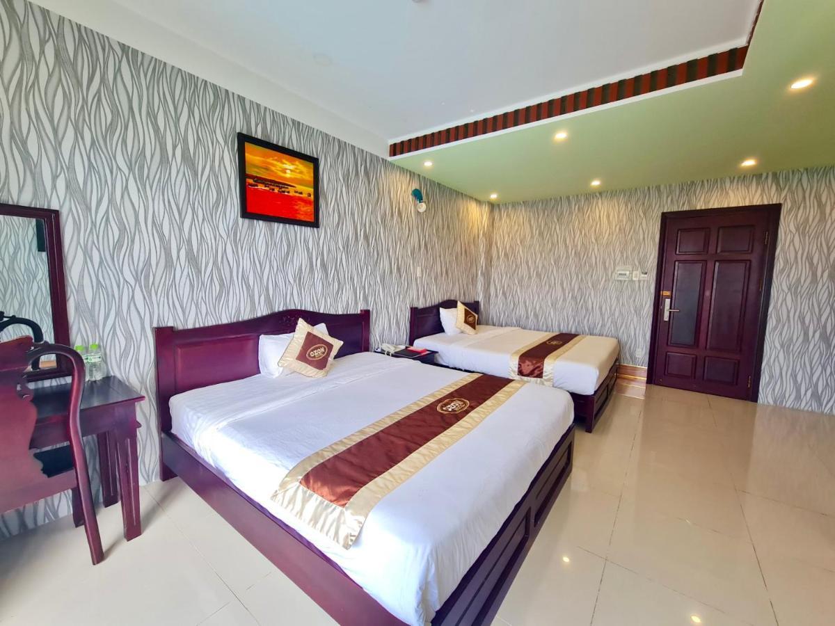 Ozon Hotel Nam Can Exterior photo